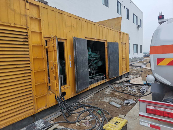 宝山如何在发电机出租合同中约定设备的维修和保养责任?